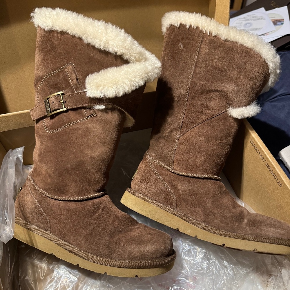 Ladies Ugg Suede Boots